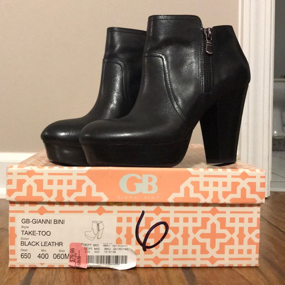 Gianni Bini Black booties